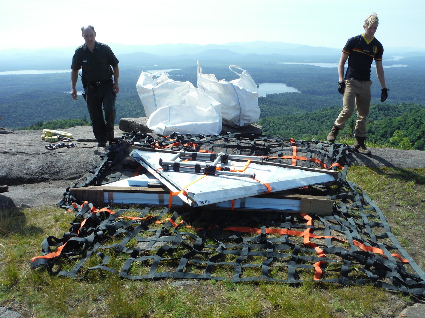 Bringing New Roof (6)